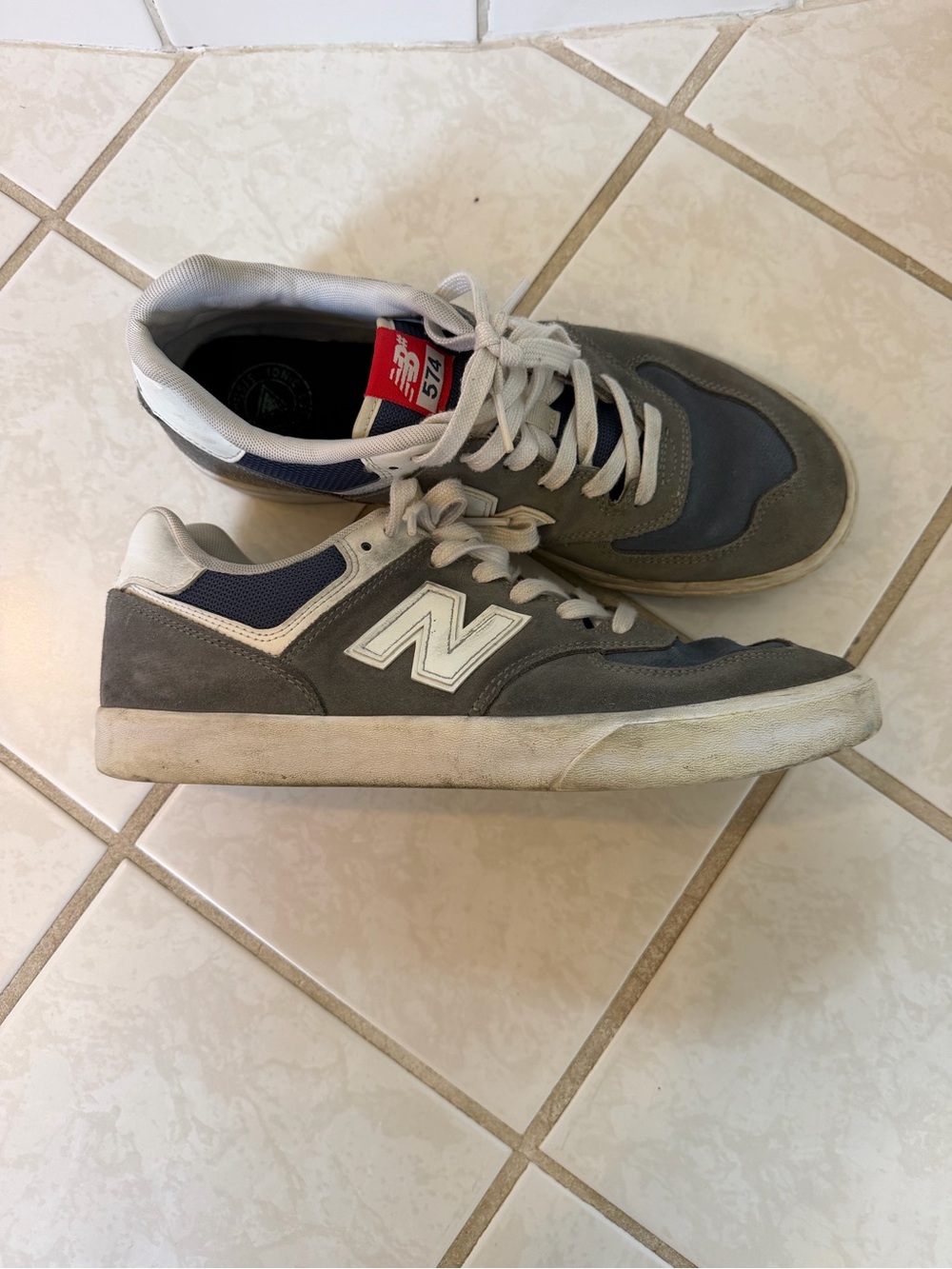 New Balance Men’s Gray and Navy Low-Top Sneakers 574